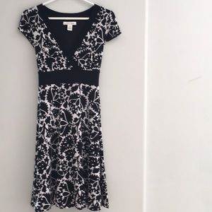 White House / Black Market S Dress